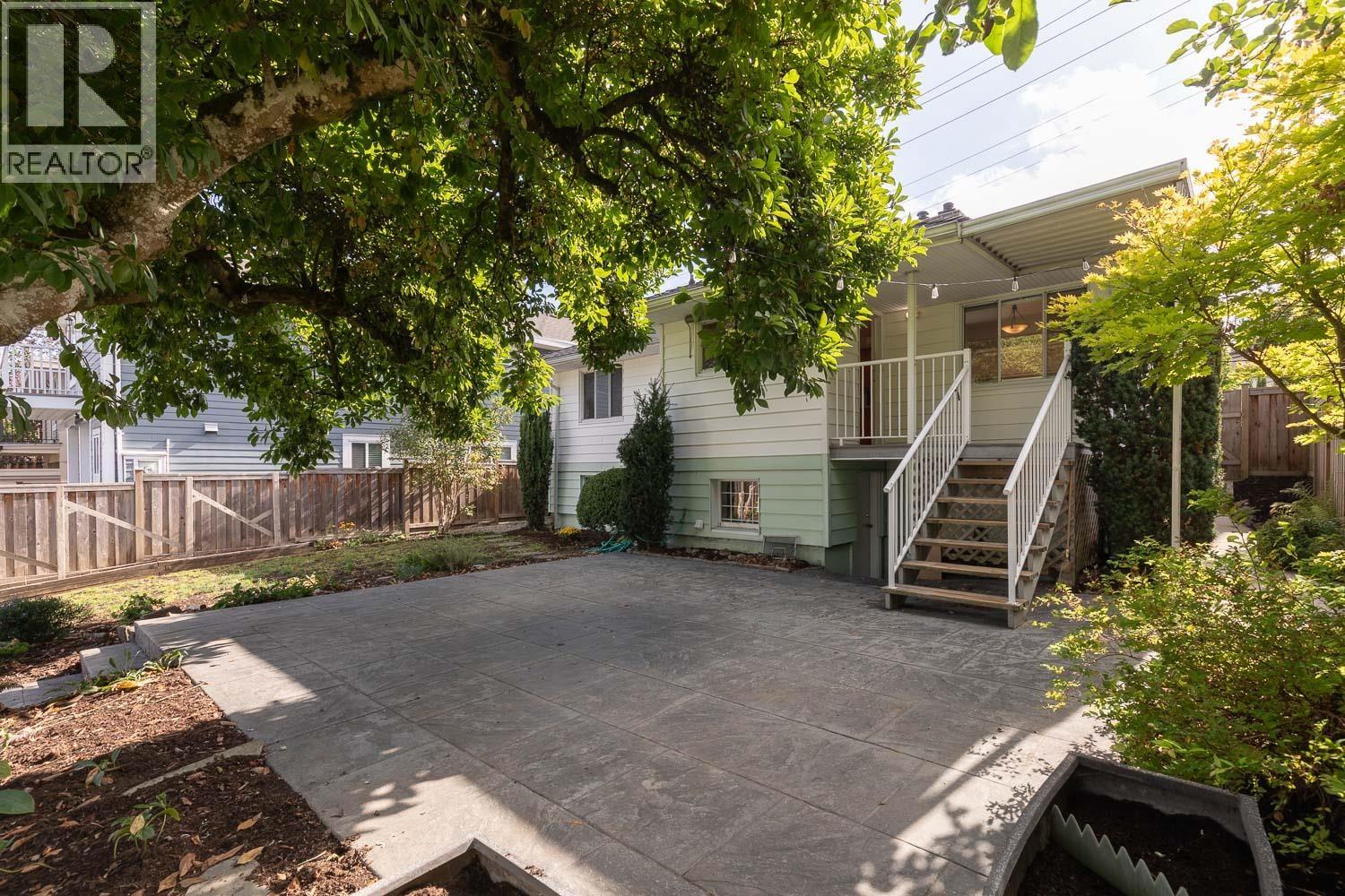 113 EIGHTH AVENUE, New Westminster