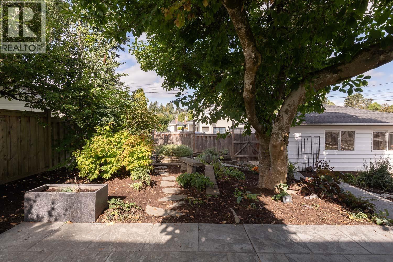 113 EIGHTH AVENUE, New Westminster