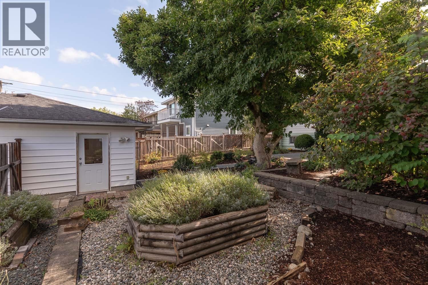 113 EIGHTH AVENUE, New Westminster