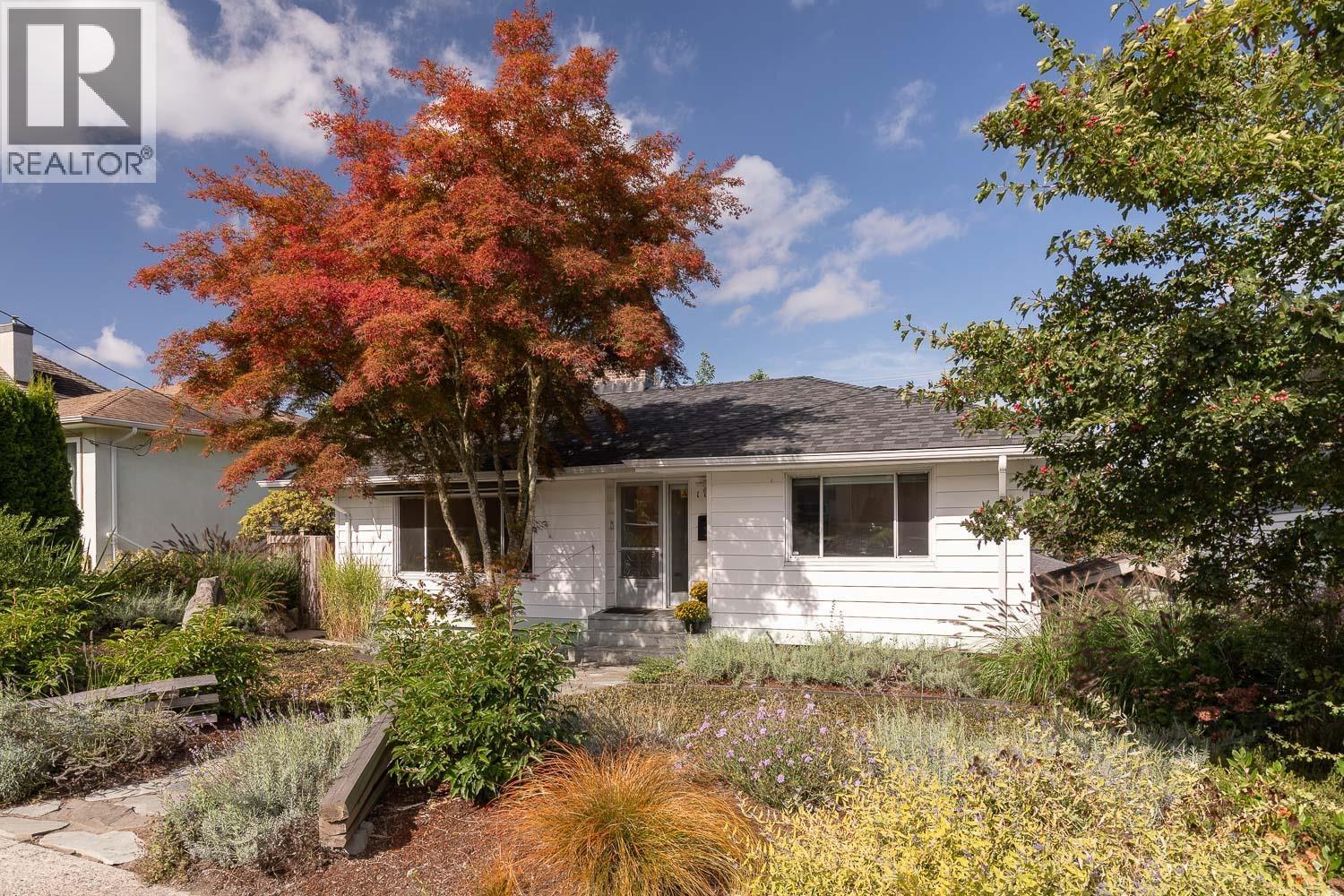 113 EIGHTH AVENUE, New Westminster