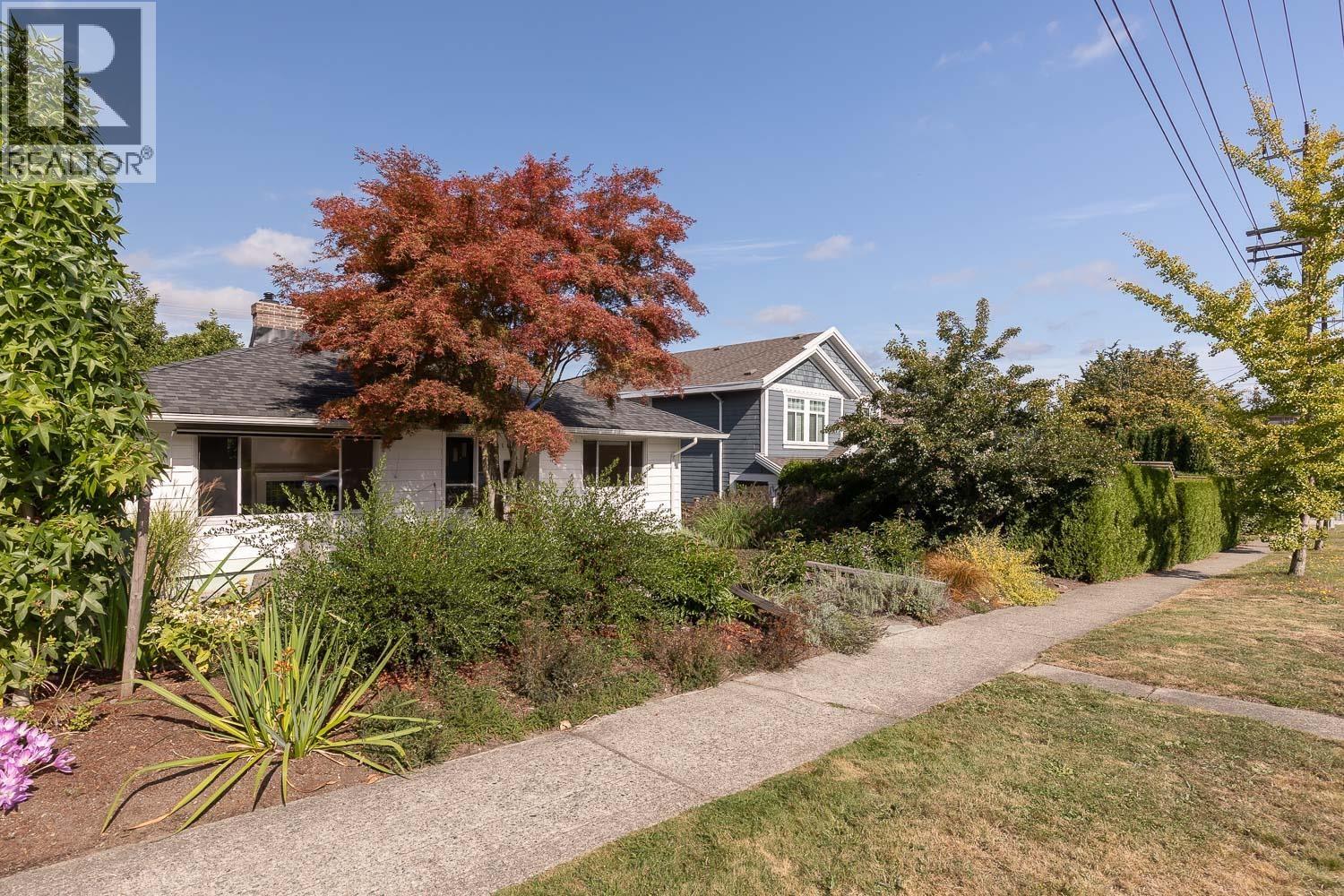113 EIGHTH AVENUE, New Westminster