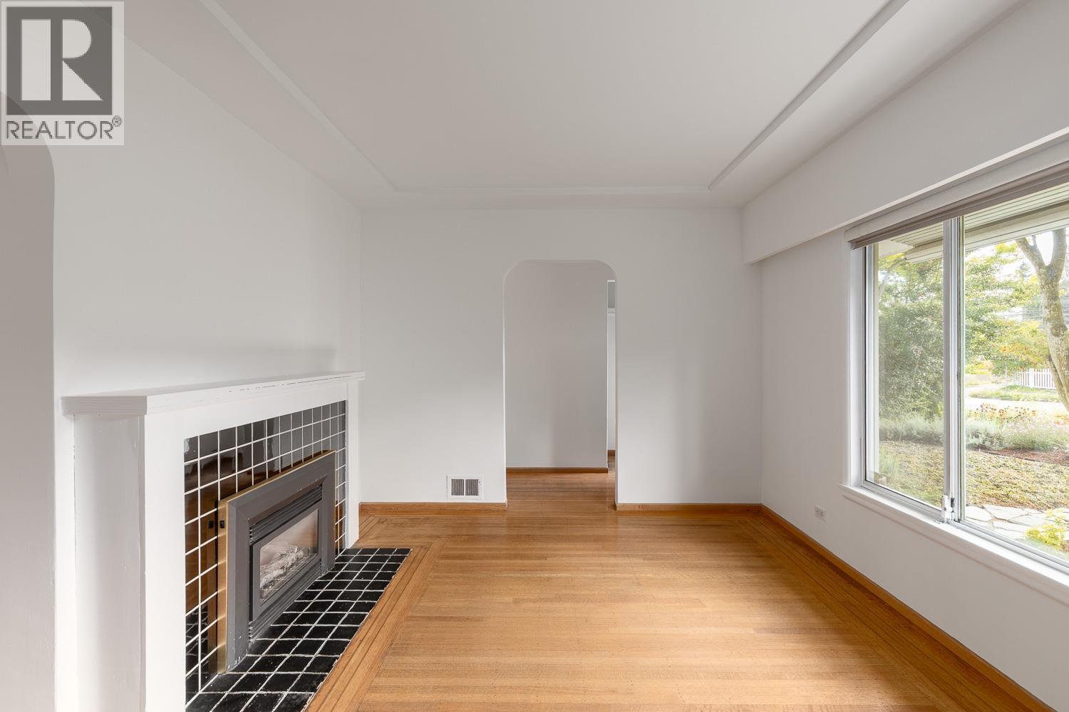 113 EIGHTH AVENUE, New Westminster