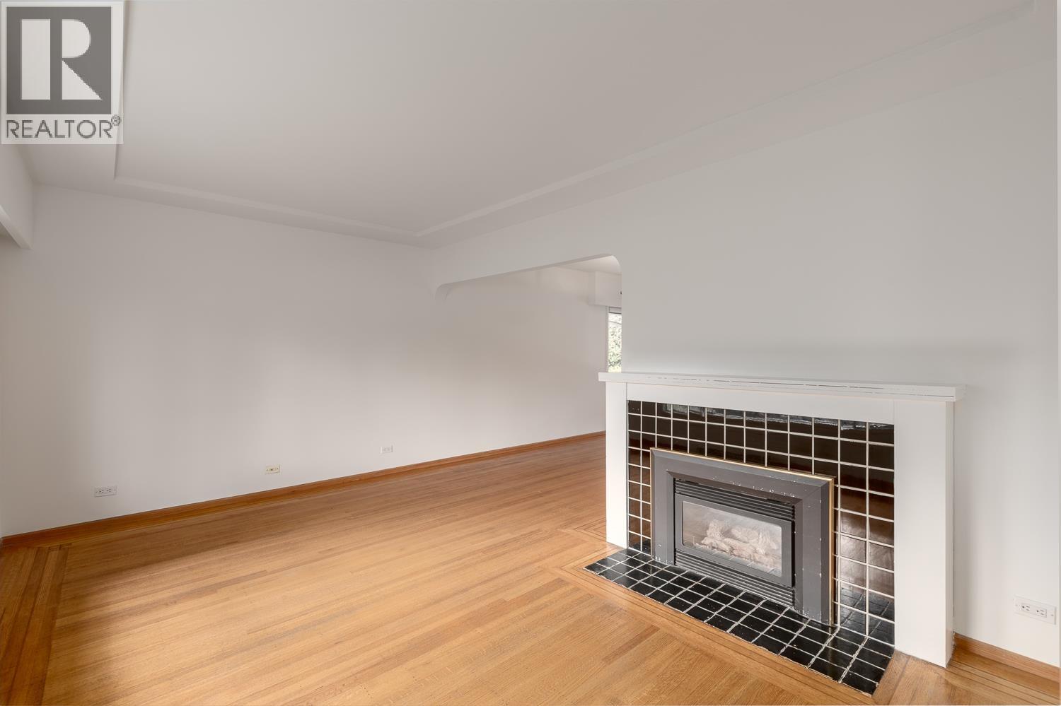 113 EIGHTH AVENUE, New Westminster