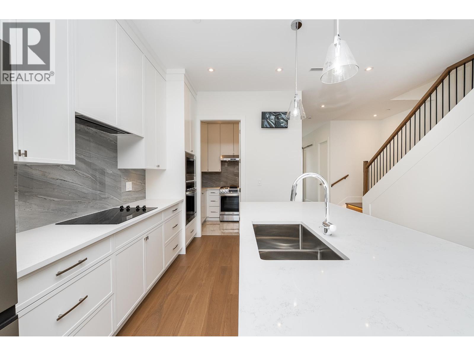 3380 EDINBURGH STREET, Port Coquitlam