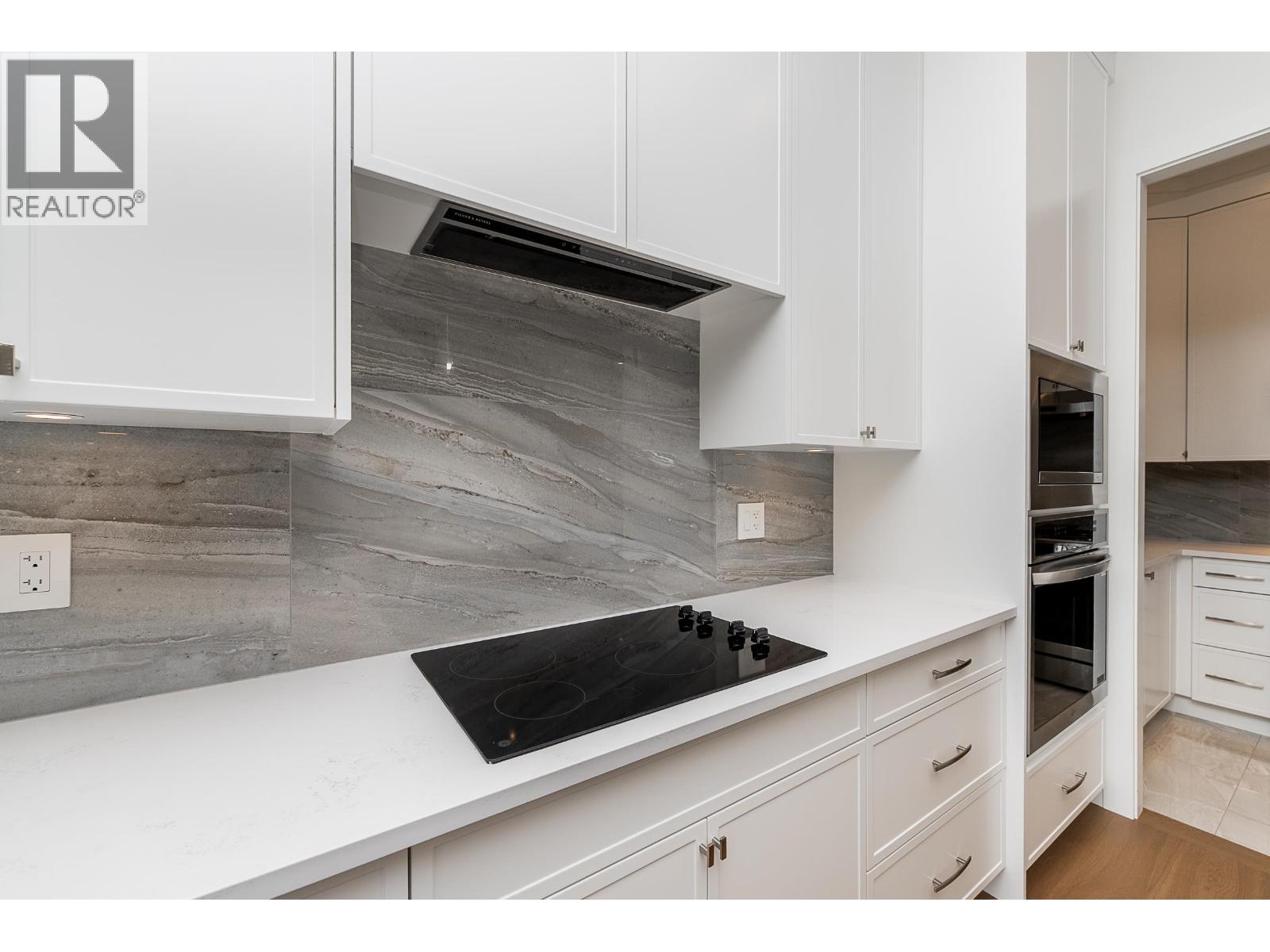 3380 EDINBURGH STREET, Port Coquitlam