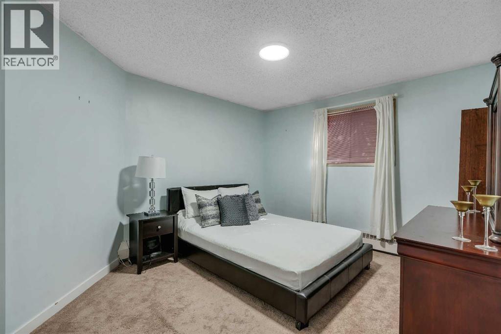 Single Family House for Sale in   Dover Point SE Dover Calgary 