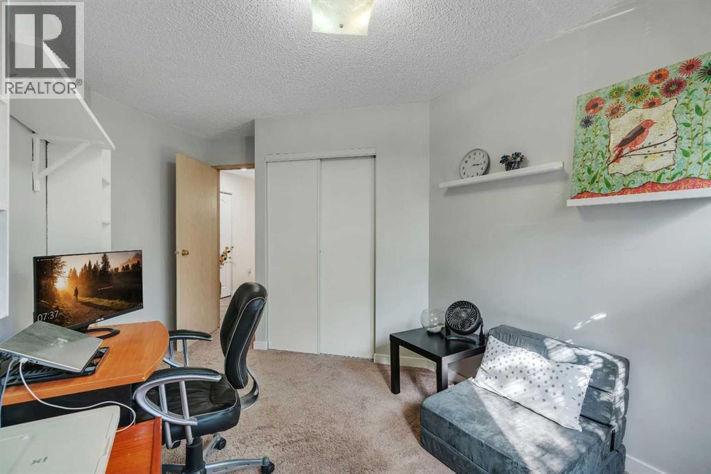Single Family House for Sale in   Dover Point SE Dover Calgary 