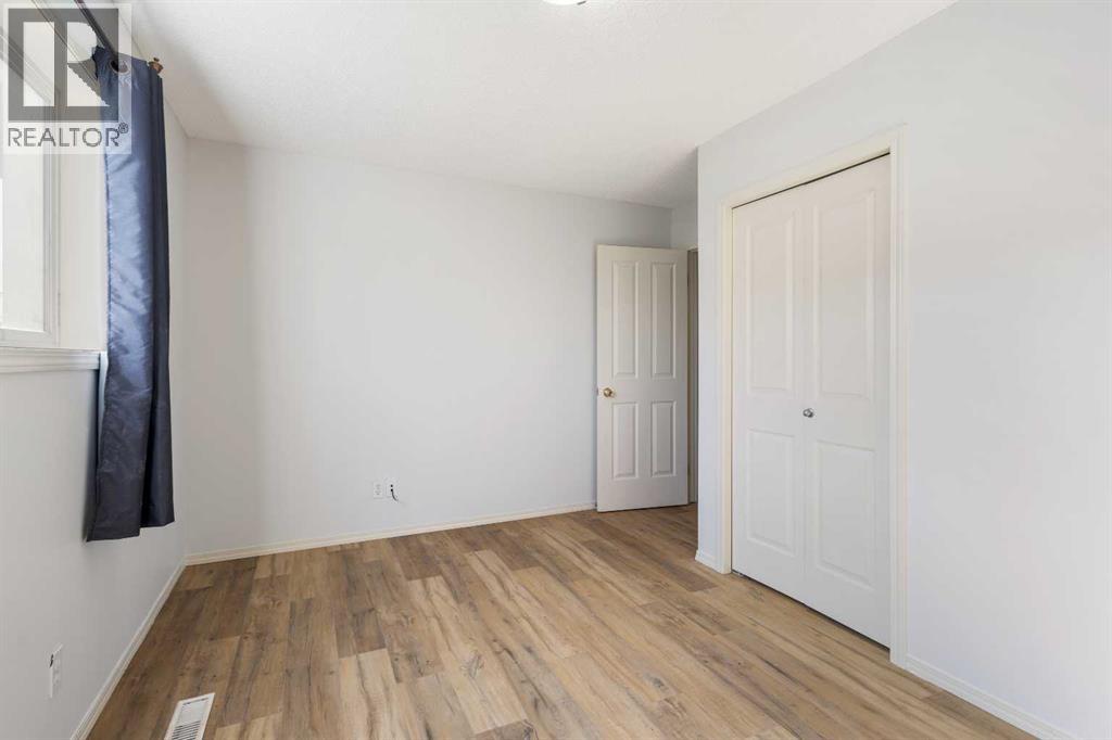Single Family House for Sale in  Saddlebrook Point NE Saddle Ridge Calgary 