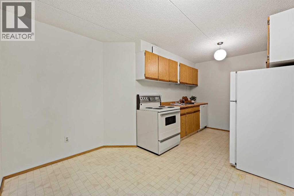 Single Family House for Sale in   Dalton Drive NW Dalhousie Calgary 