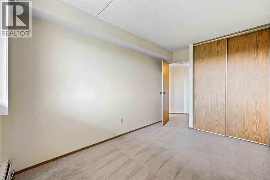 Single Family House for Sale in   Dalton Drive NW Dalhousie Calgary 