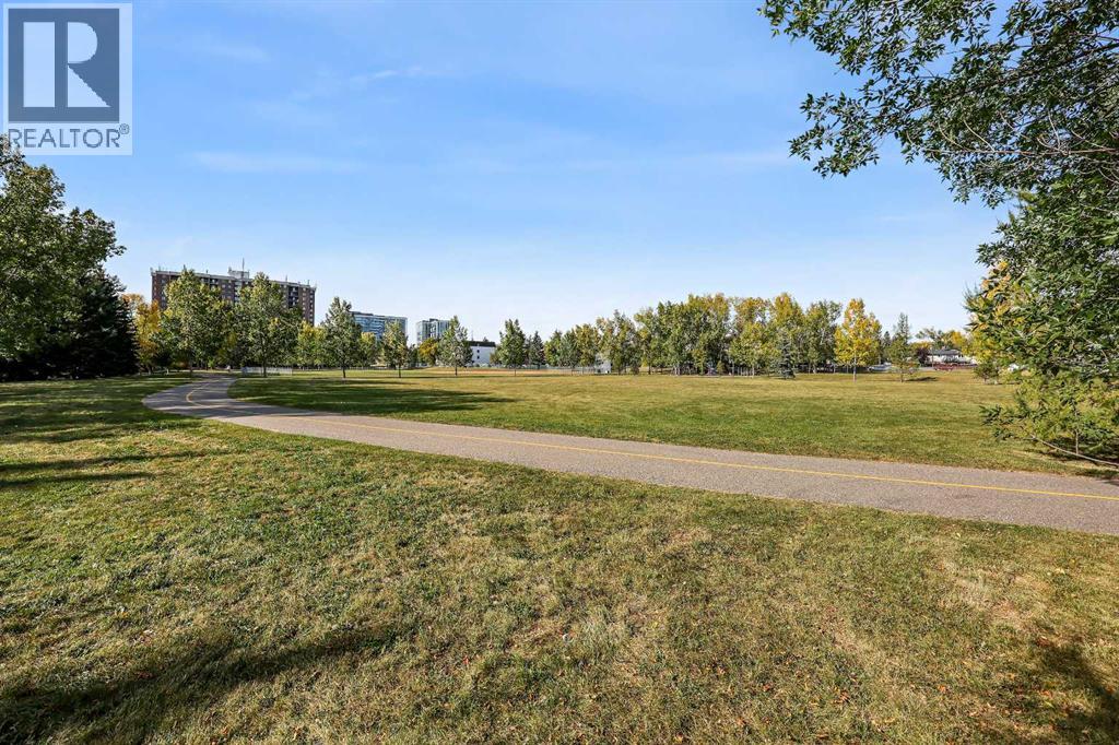 Single Family House for Sale in   Dalton Drive NW Dalhousie Calgary 