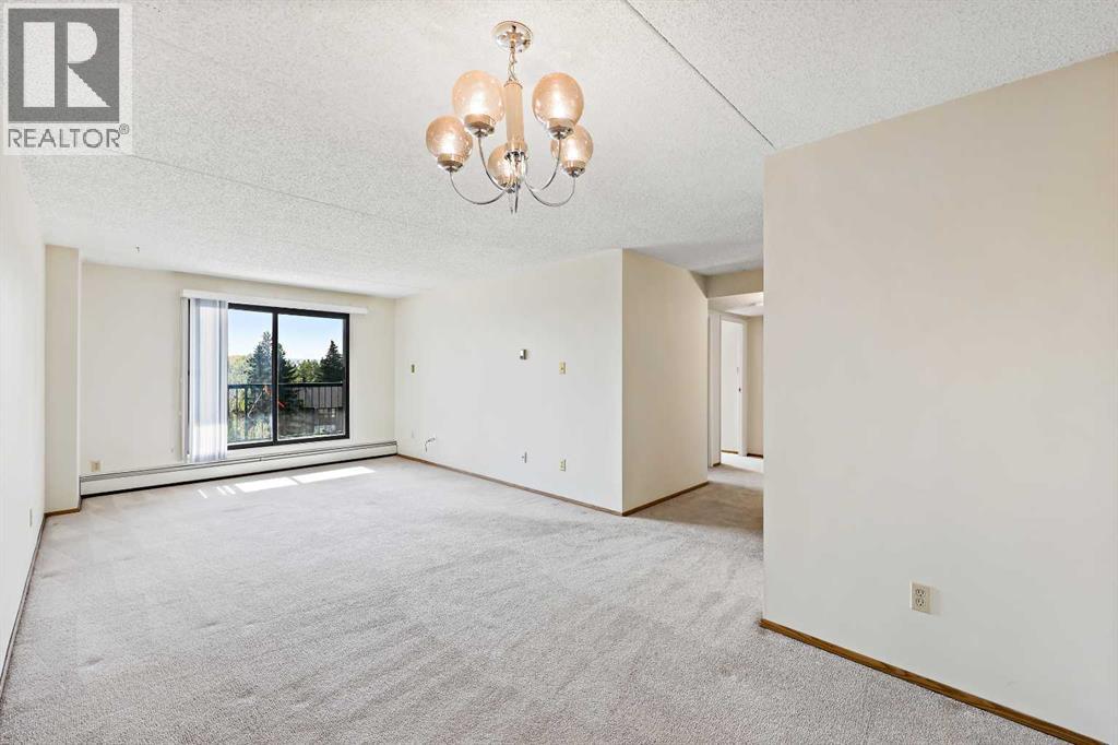 Single Family House for Sale in   Dalton Drive NW Dalhousie Calgary 