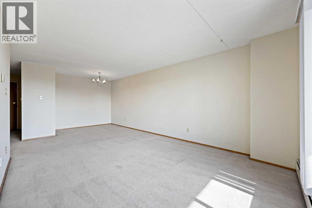 Single Family House for Sale in   Dalton Drive NW Dalhousie Calgary 