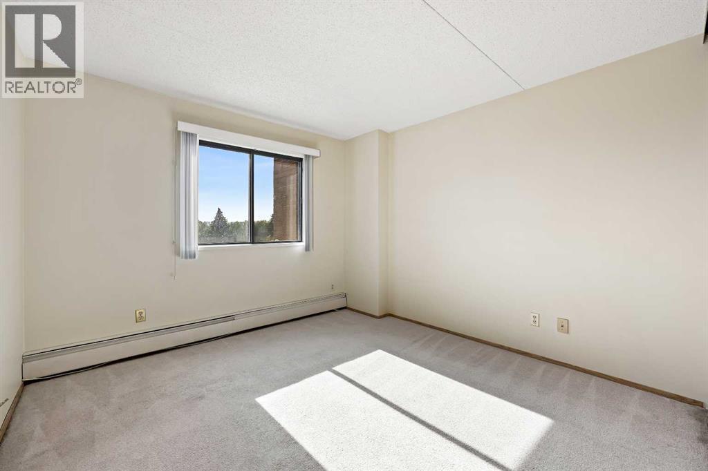 Single Family House for Sale in   Dalton Drive NW Dalhousie Calgary 