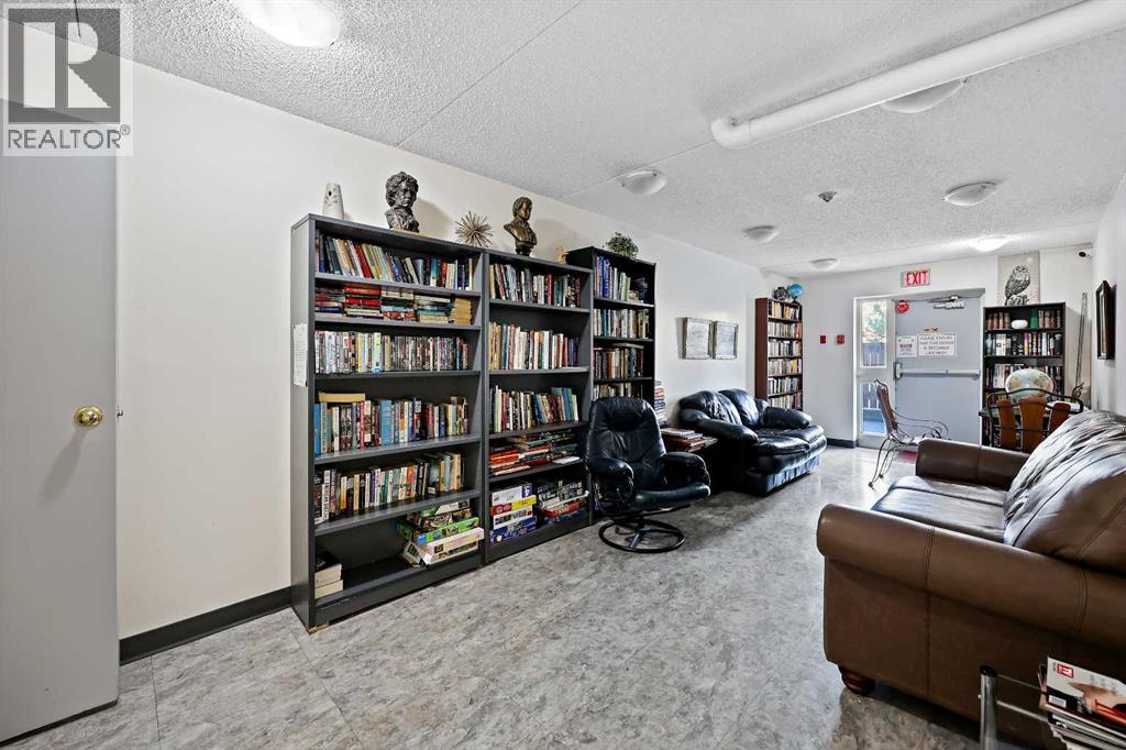 Single Family House for Sale in   Dalton Drive NW Dalhousie Calgary 