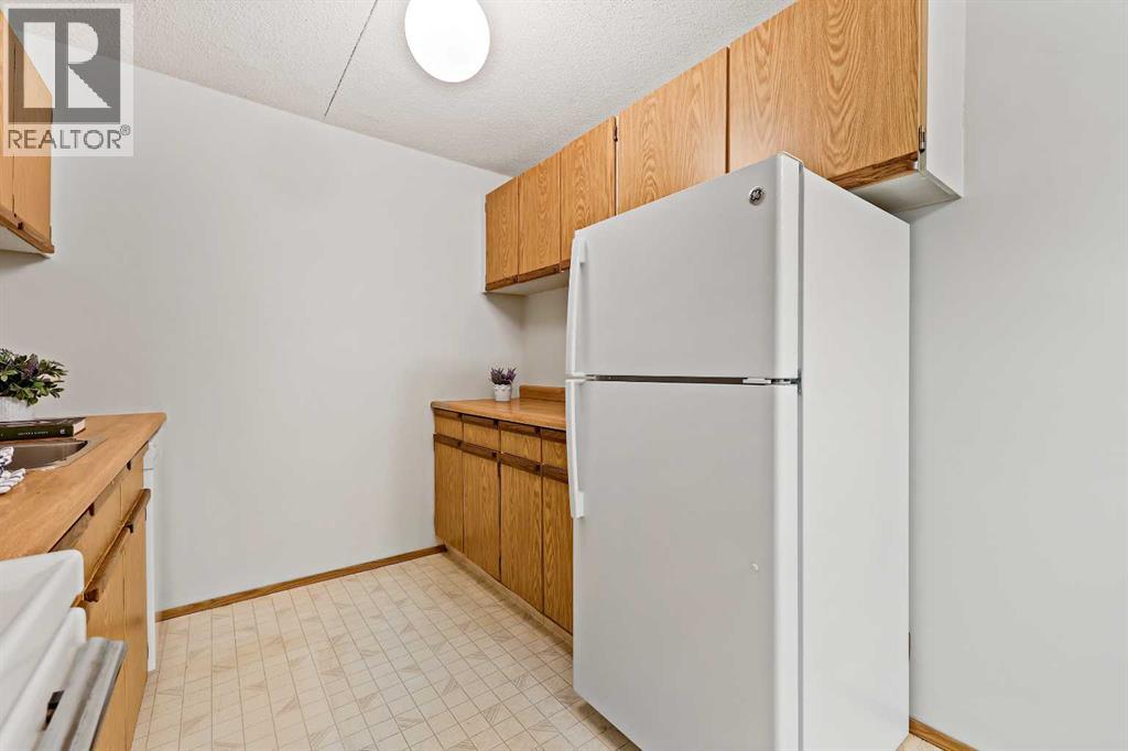 Single Family House for Sale in   Dalton Drive NW Dalhousie Calgary 