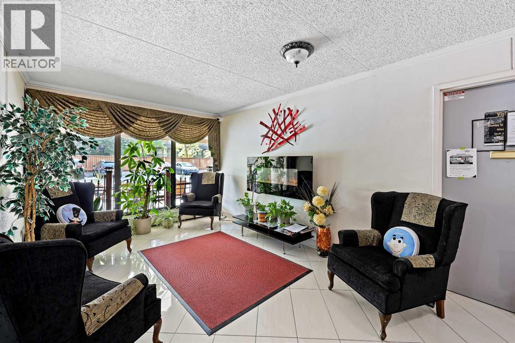 Single Family House for Sale in   Dalton Drive NW Dalhousie Calgary 