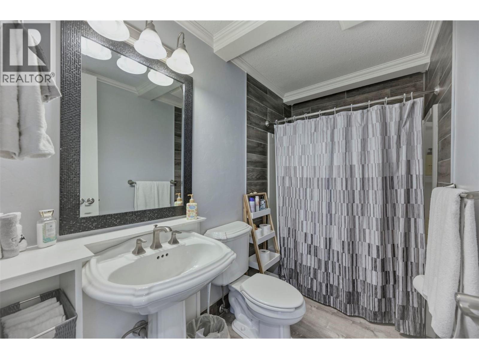 52 HARBOUR KEY Drive, Osoyoos
