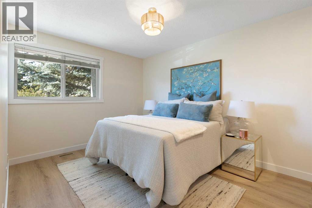 Single Family House for Sale in    Street SW Glamorgan Calgary 