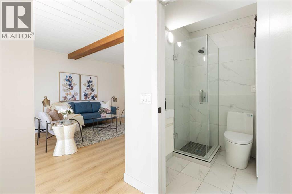 Single Family House for Sale in    Street SW Glamorgan Calgary 