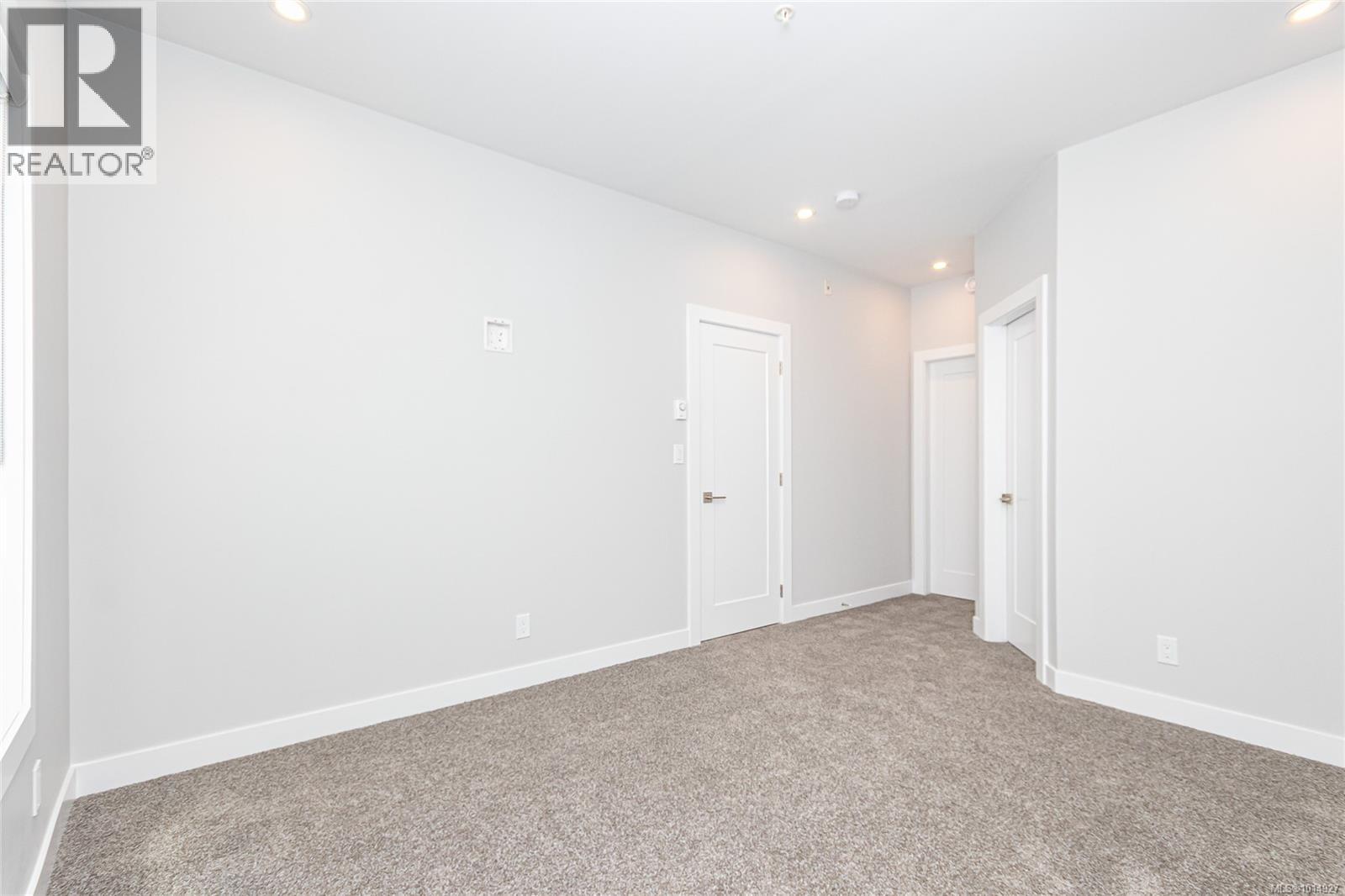 302 924 Jenkins Avenue, Langford