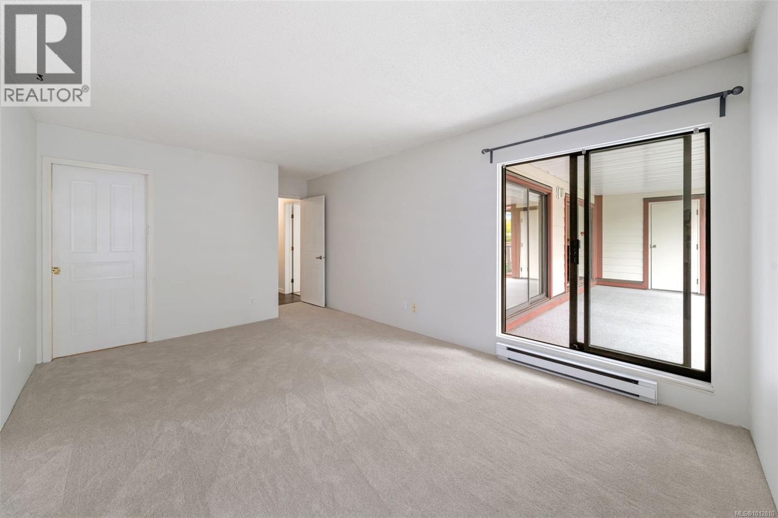 208 420 Parry Street, Victoria