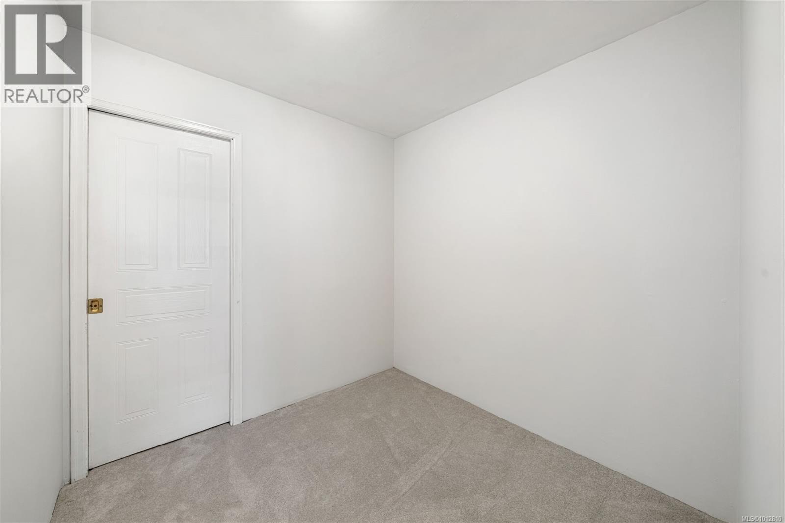 208 420 Parry Street, Victoria