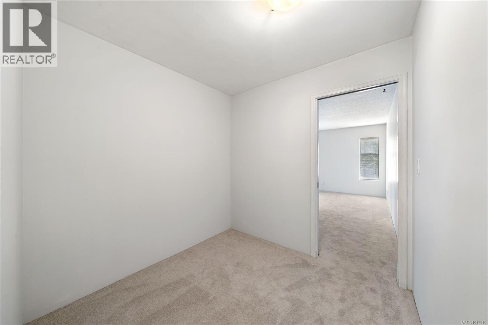 208 420 Parry Street, Victoria