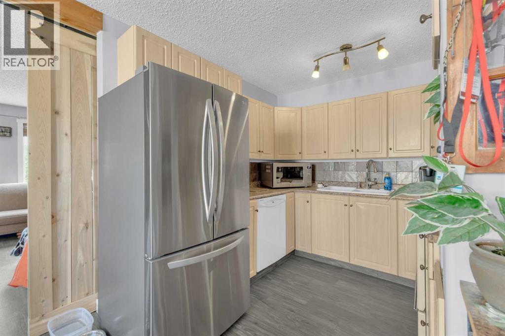 4212 44 Street, Ponoka