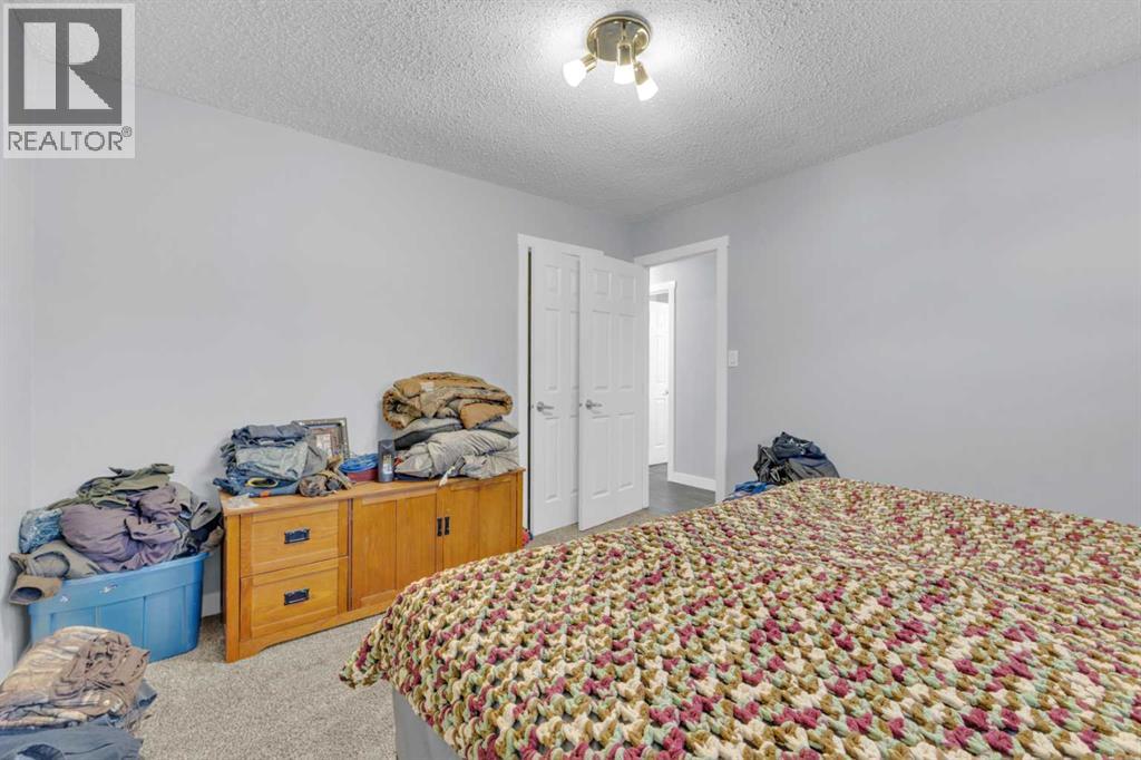 4212 44 Street, Ponoka