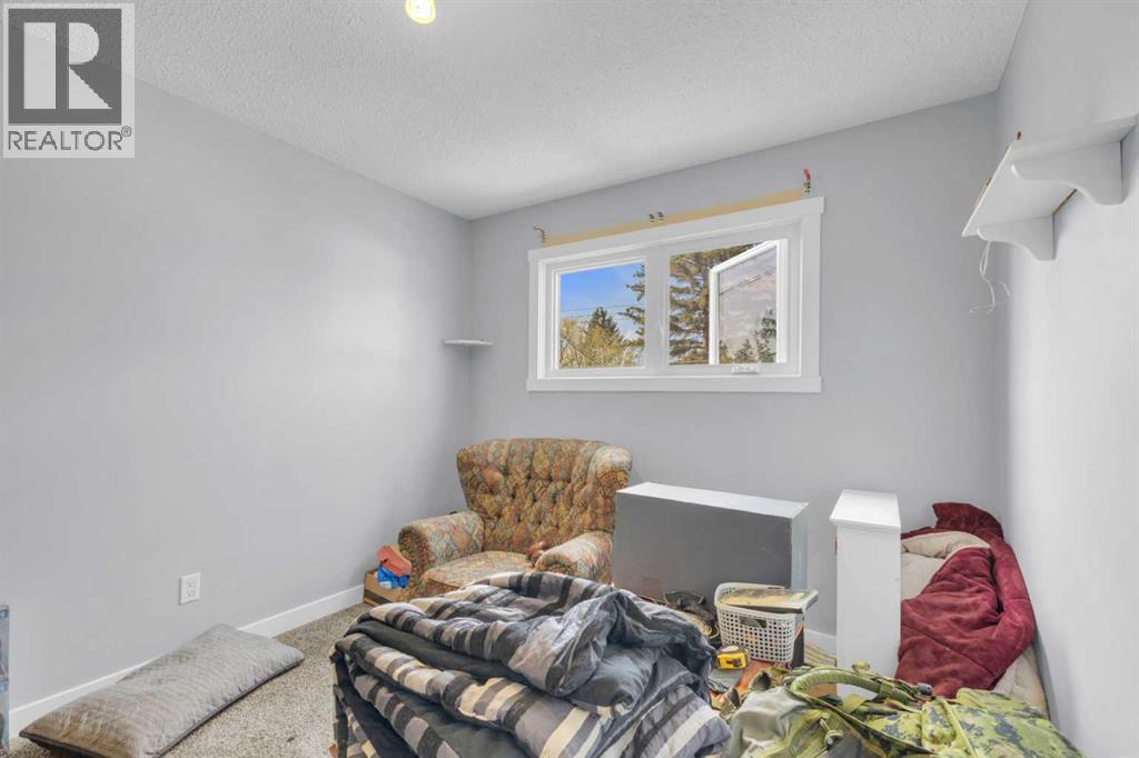 4212 44 Street, Ponoka