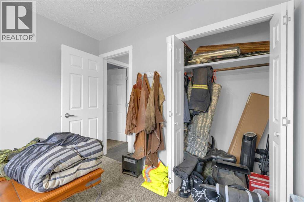 4212 44 Street, Ponoka