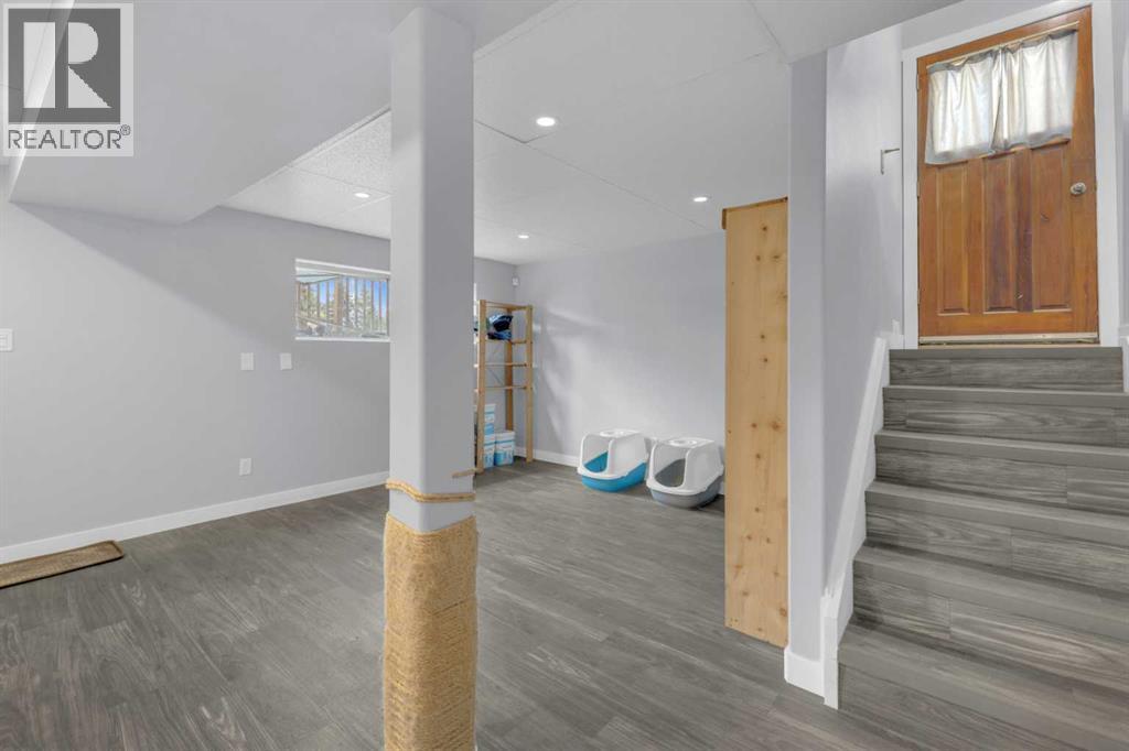4212 44 Street, Ponoka