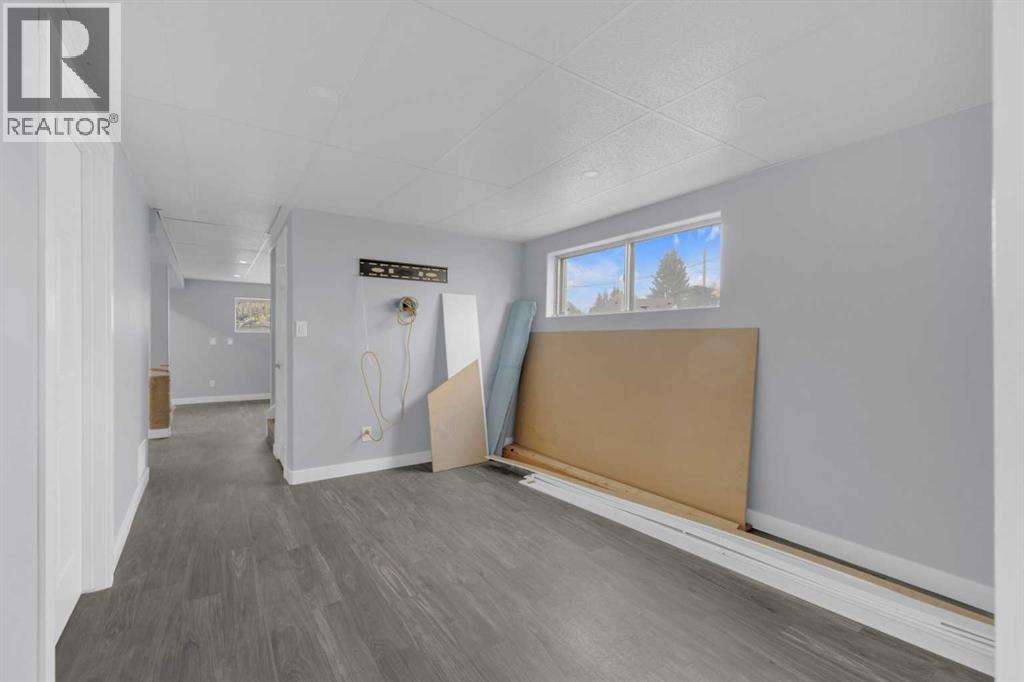 4212 44 Street, Ponoka