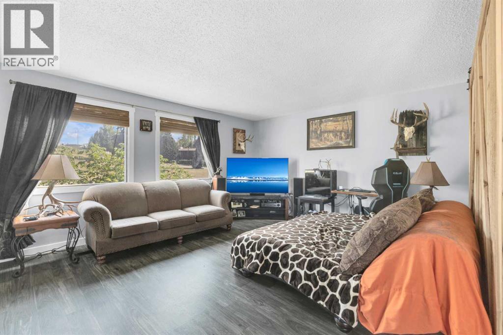 4212 44 Street, Ponoka
