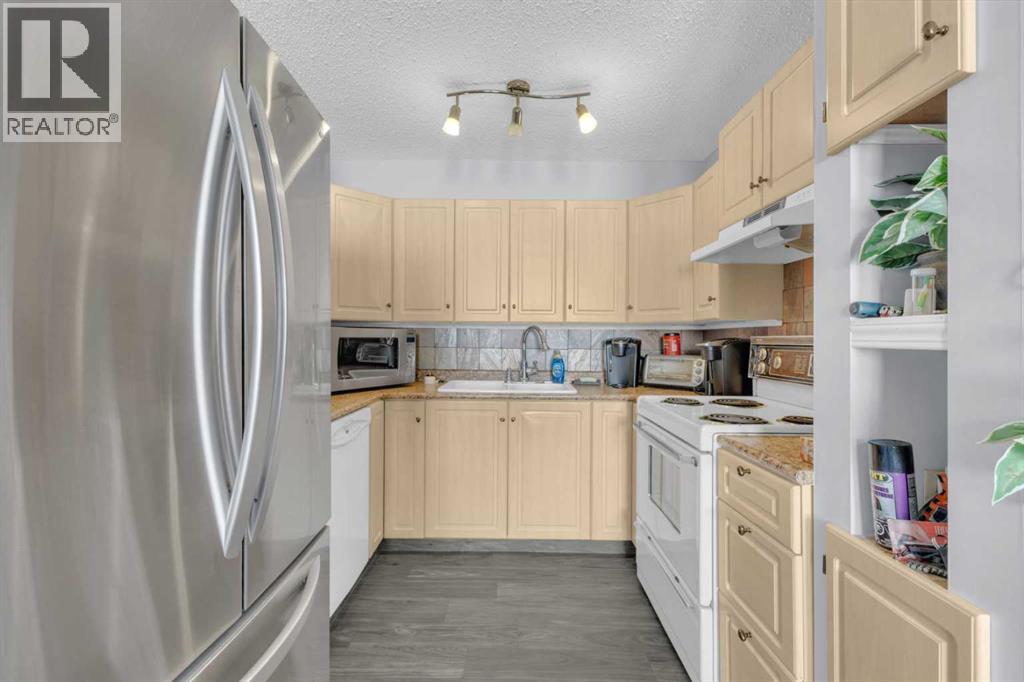 4212 44 Street, Ponoka