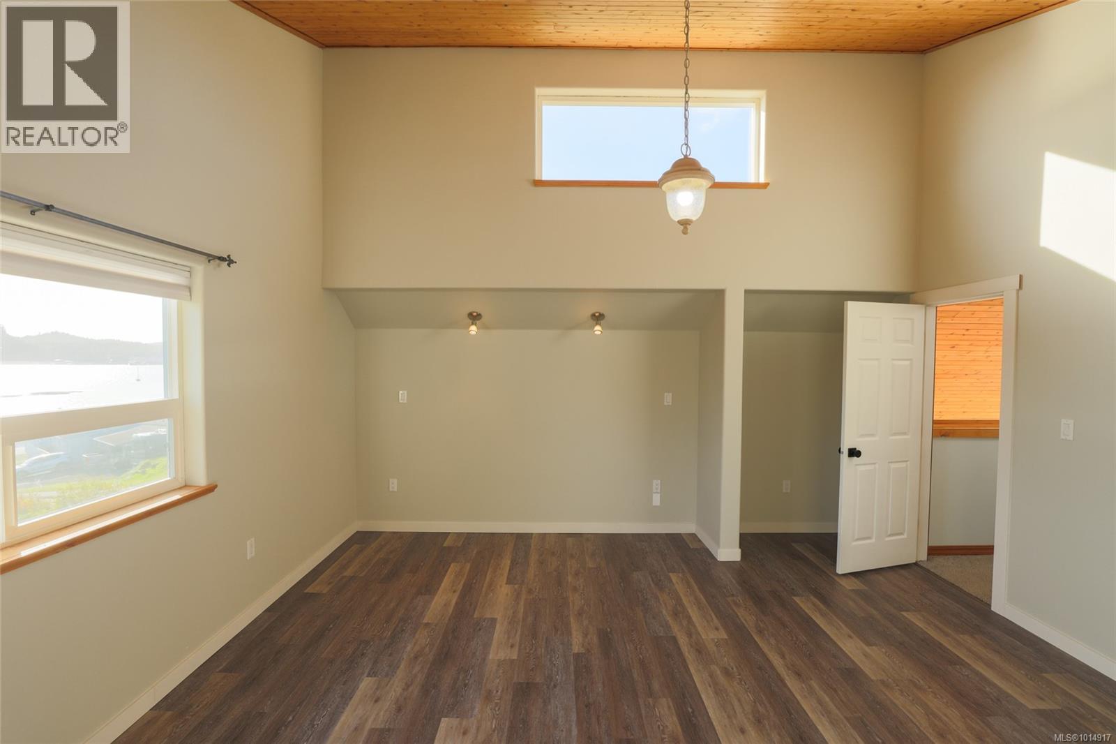 8730 Seaview Dr, Port Hardy