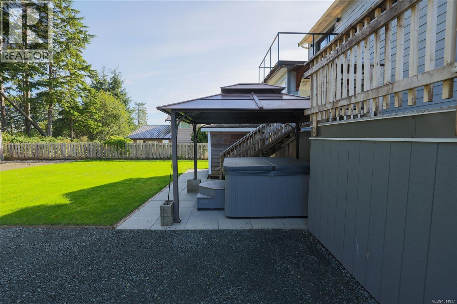 8730 Seaview Dr, Port Hardy