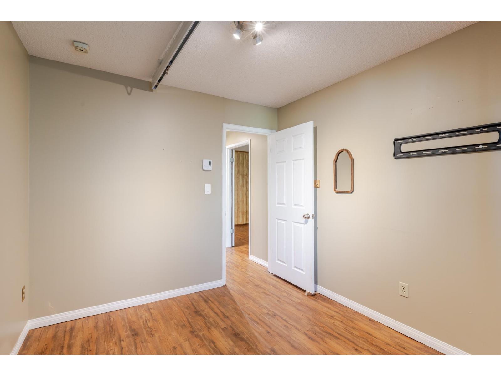 240 DAVIS CRESCENT, Langley