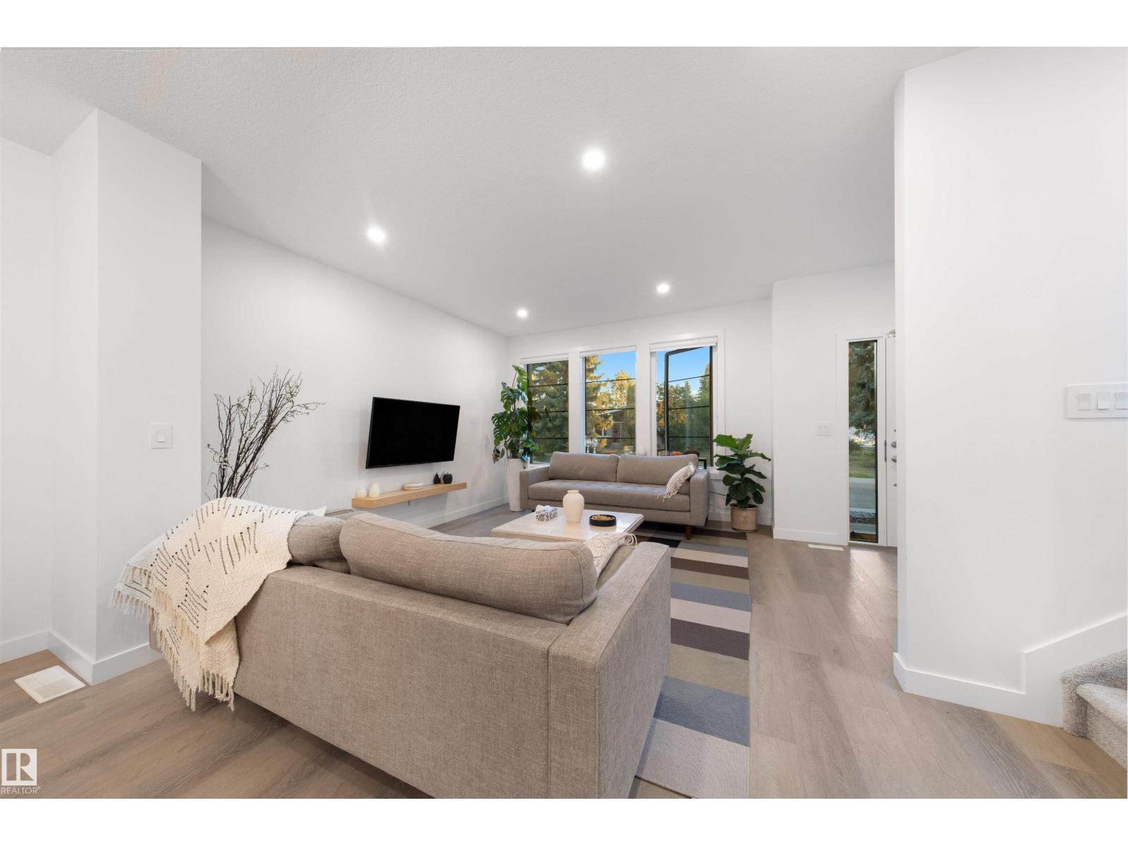 11204 & 11206 55 AV NW, Edmonton