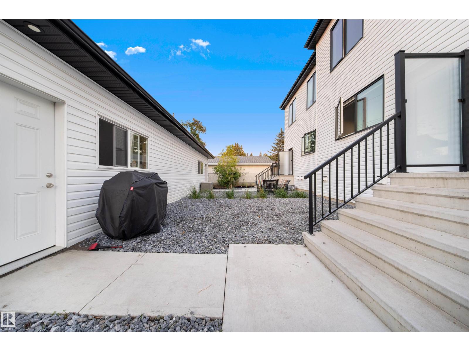 11204 & 11206 55 AV NW, Edmonton