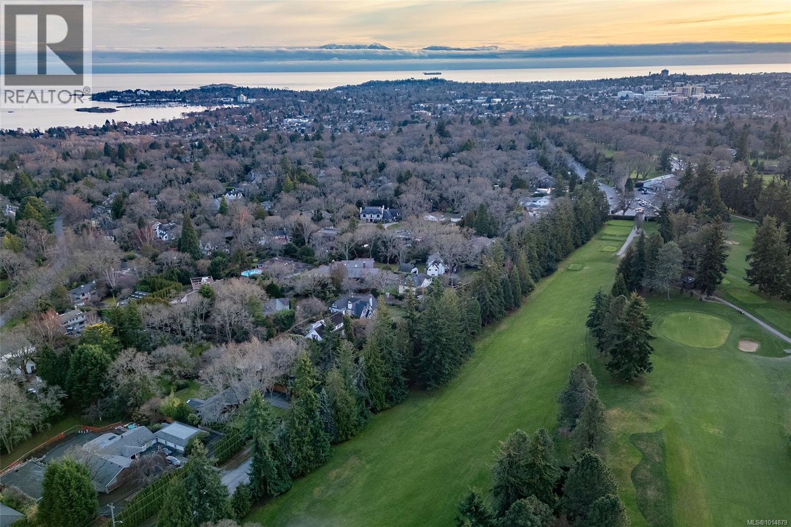  3465 Cadboro Bay Road, Oak Bay
