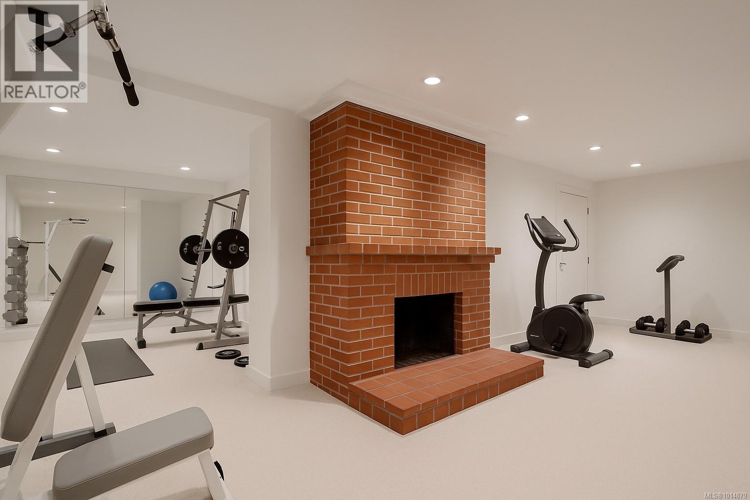  3465 Cadboro Bay Road, Oak Bay