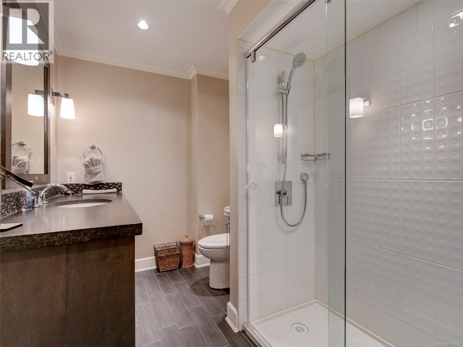  3465 Cadboro Bay Road, Oak Bay