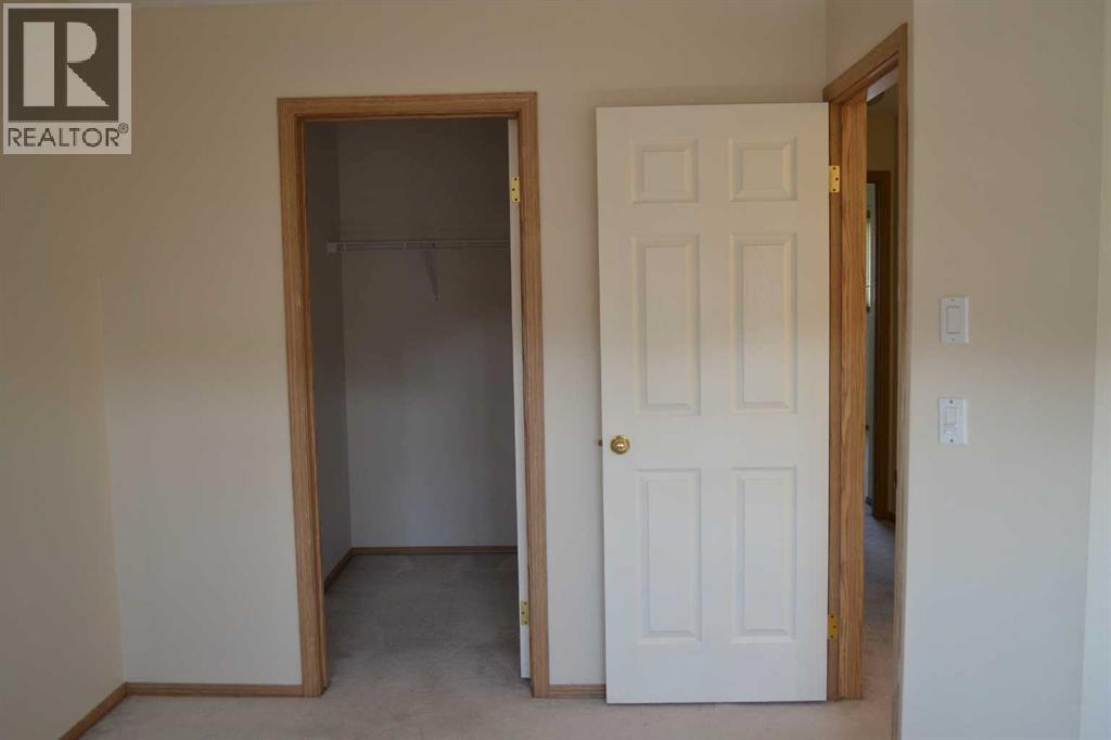 Single Family House for Sale in  Country Hills Rise NW Country Hills Calgary 