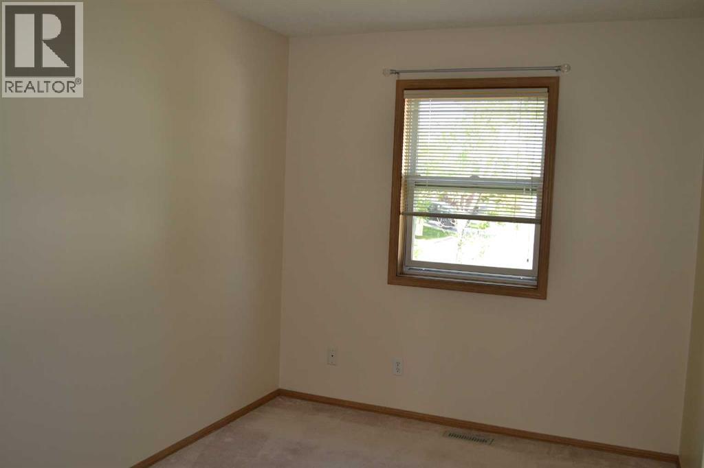 Single Family House for Sale in  Country Hills Rise NW Country Hills Calgary 