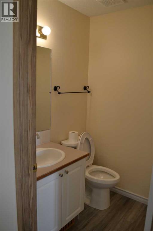 Single Family House for Sale in  Country Hills Rise NW Country Hills Calgary 