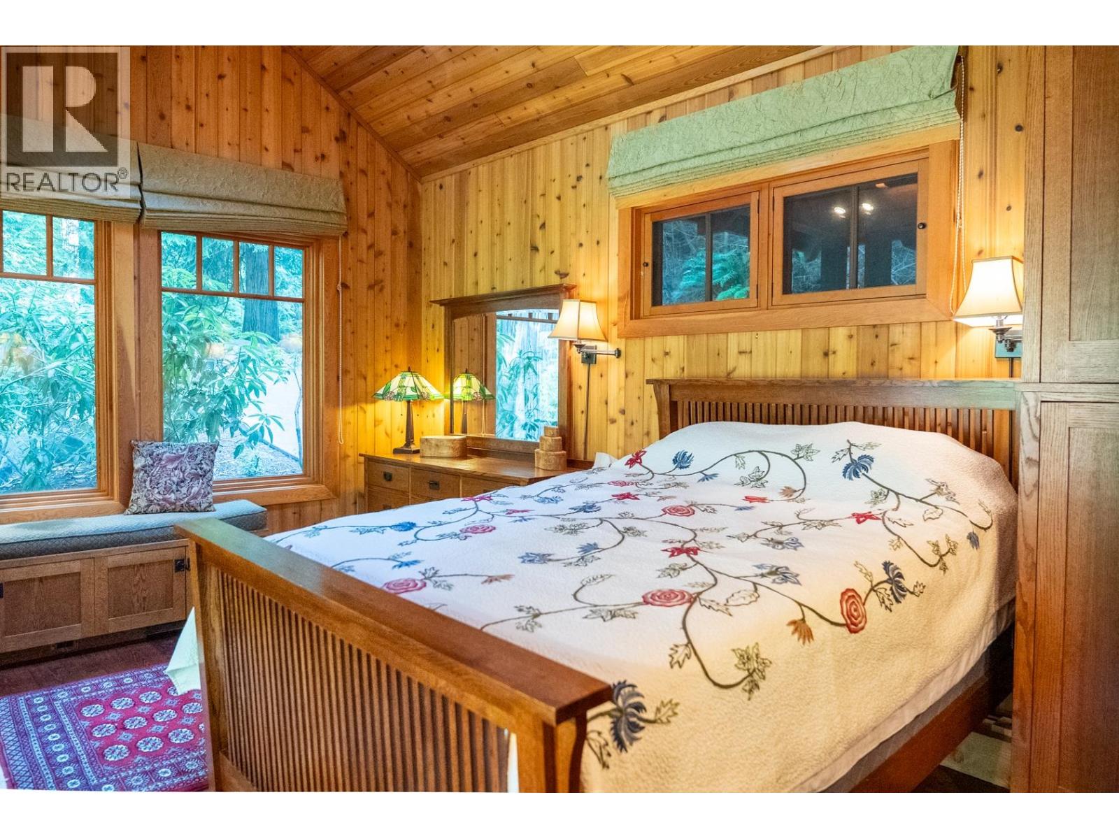 8807 AINSLIE POINT ROAD, Pender Island