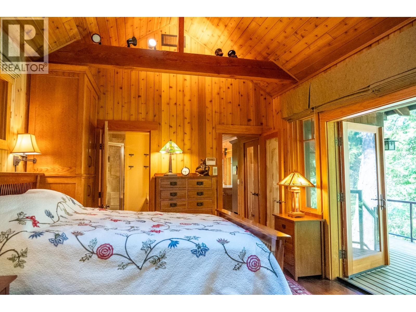 8807 AINSLIE POINT ROAD, Pender Island
