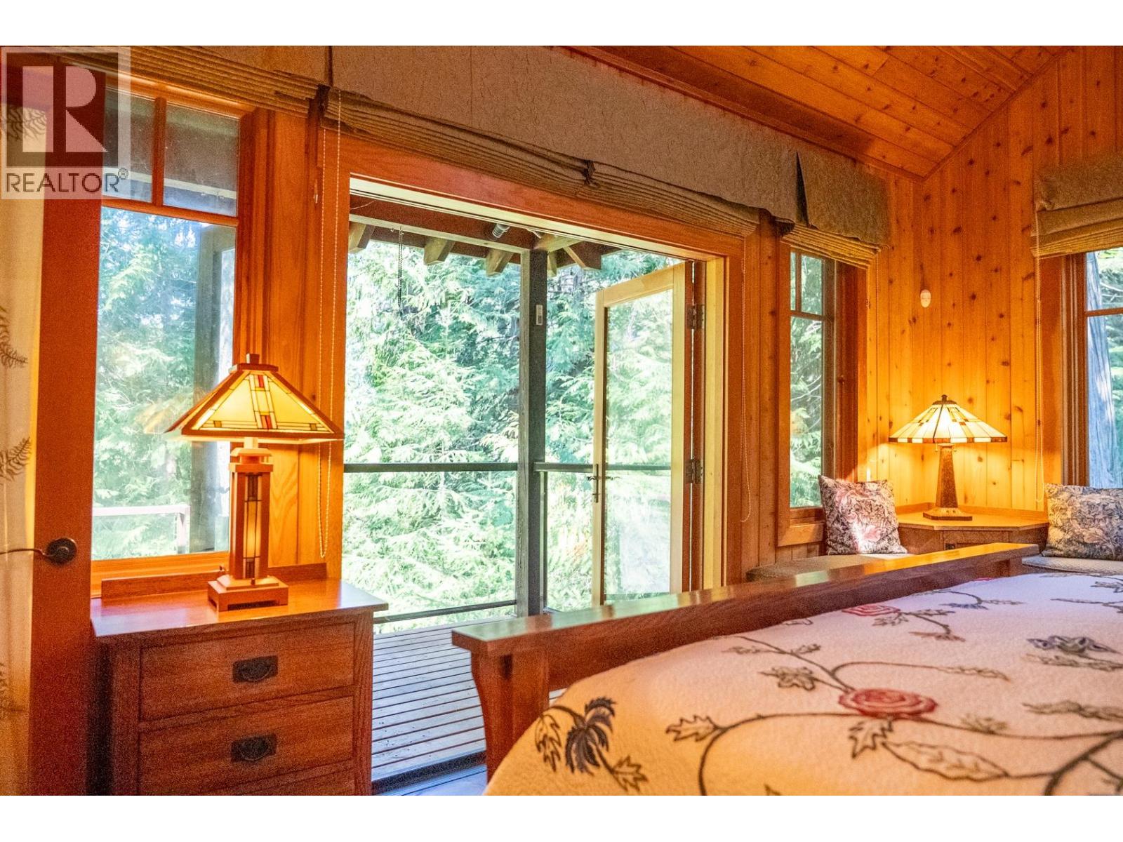 8807 AINSLIE POINT ROAD, Pender Island